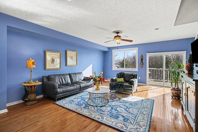 Photo - 3092 Palmer Pl