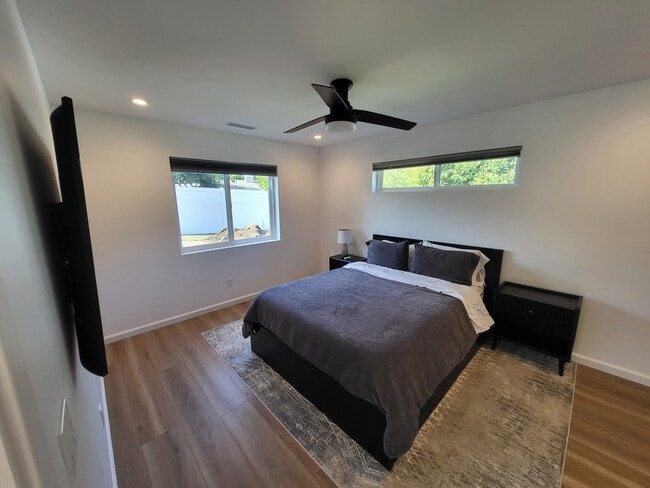 Photo - 409 N Rancho Rd