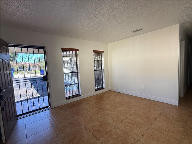 Photo - 1048 NW 32nd Pl