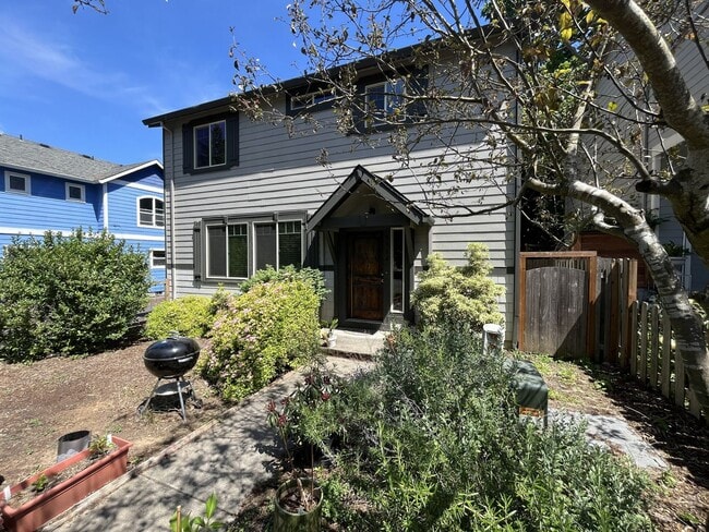 Photo - Bright and Modern North Portland Living with Three Bedrooms, Laundry Room & Attached Garage