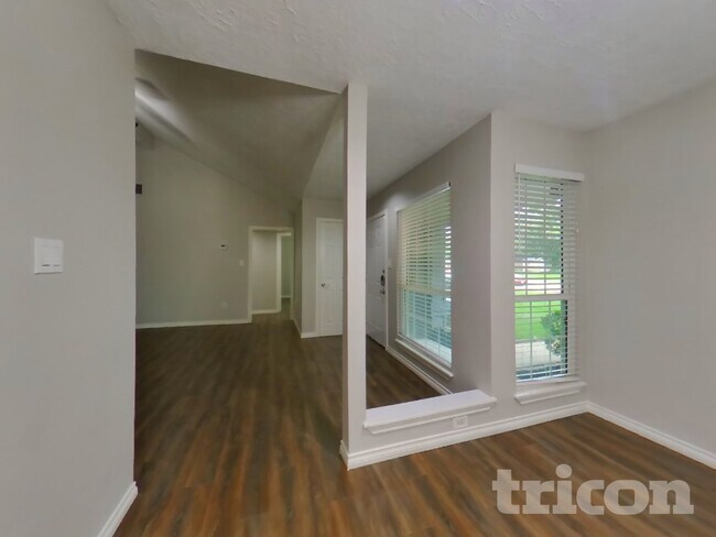 Photo - 15614 Fox Springs Dr