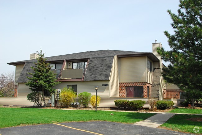 Building Photo - Mill Gardens Rental