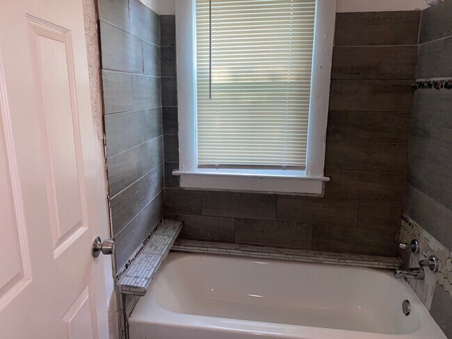 Photo - ELMHURST 3777 Unit 3779