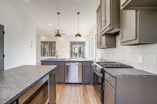 Photo - 302 Foch St Unit 160