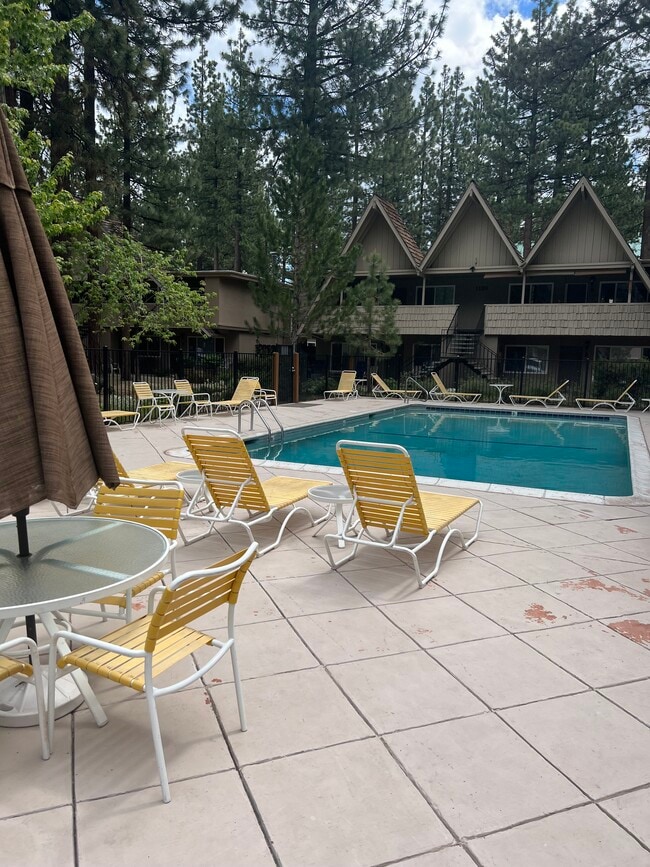 Pool (seasonal) on site - 1148 Herbert Ave Unit #d