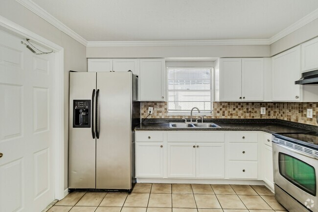 Building Photo - 8727 N 50th St Unit D Rental