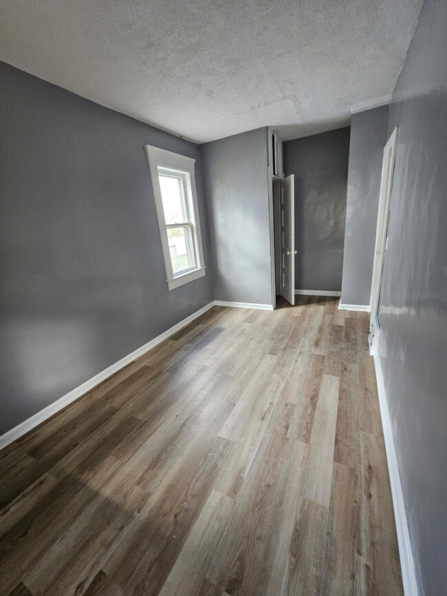 Photo - 7815 Rosewood Ave