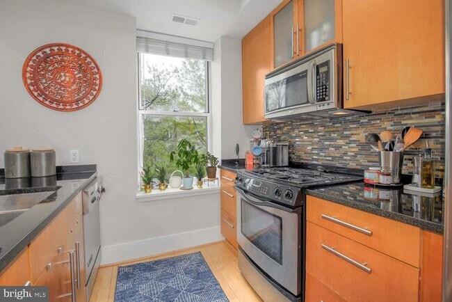Photo - 2914 11th St NW Unidad 202