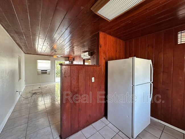 Photo - 1935 Ricardo Ave