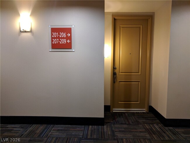 39 E Agate Ave Unit 206