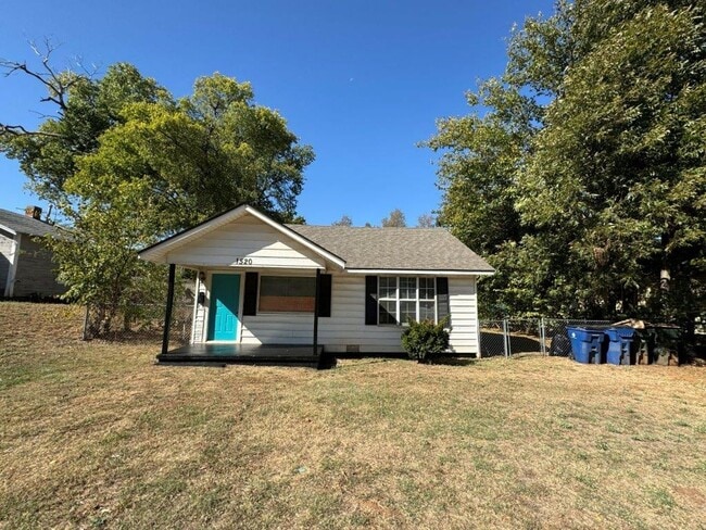 Building Photo - 2 bed 1 bath in Chickasha updates throughout! 250 off your move in by Jan 1st!