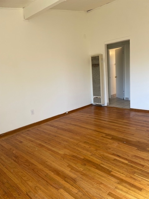 Spacious living - 3121 Alma St Unit 3121 Alma St