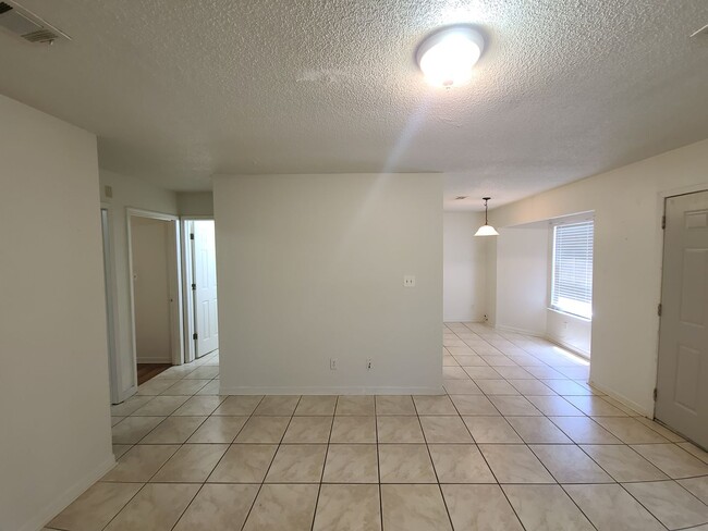 Photo - 2 Bedroom 1 Bath in Milton Available for Rent!
