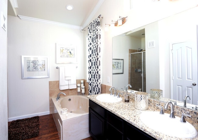 4BR,3BA-1910sft