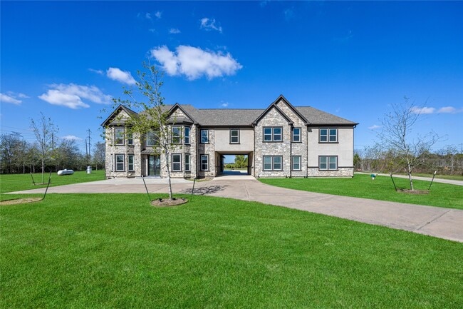 Building Photo - 15015 House Rd