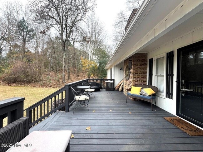 Photo - 105 Scuppernong Ct