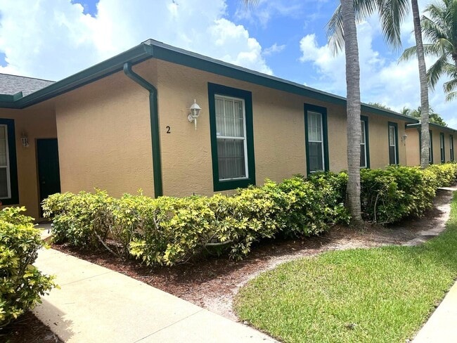 Building Photo - 3166 Via Poinciana Unit 2 Rental