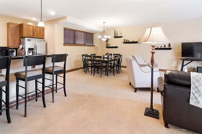 Photo - 44 Linden Ln