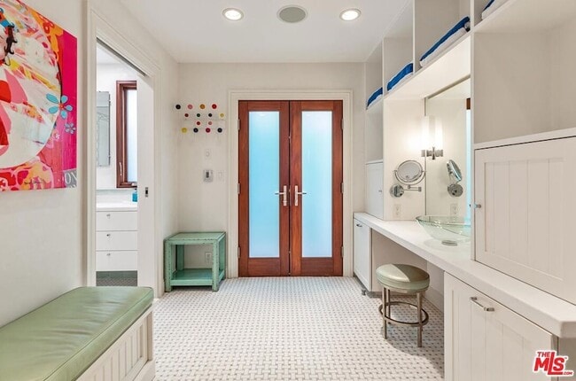 23416 Malibu Colony Rd