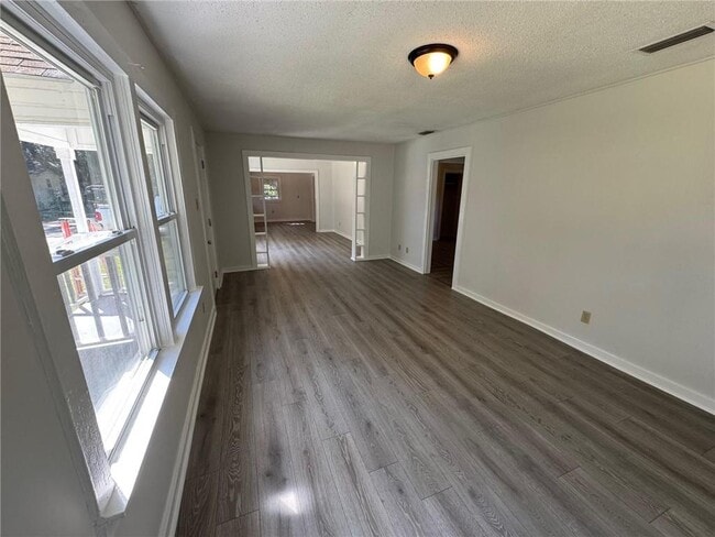 Photo - 904 Pansy Ct