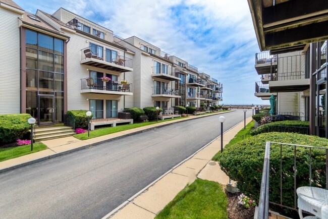 Building Photo - 461 Ocean Blvd Unit 6A Rental