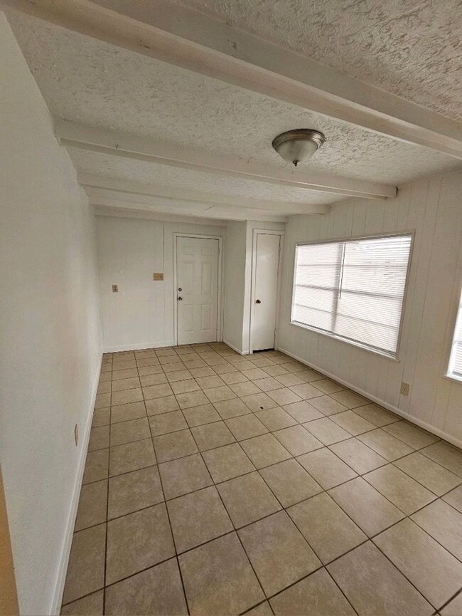 Photo - Biloxi 3 Bedroom