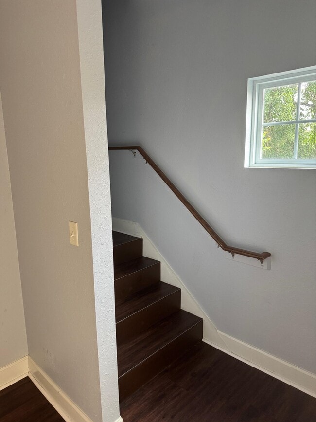 Building Photo - 1846 Belle Vue Way Rental