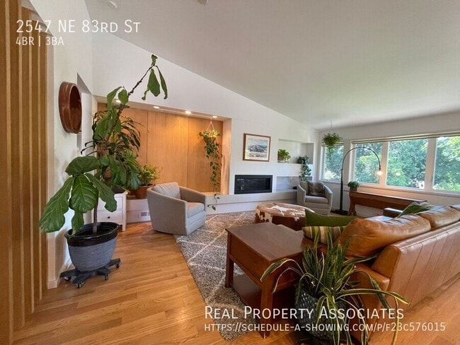 Photo - 2547 NE 83rd St