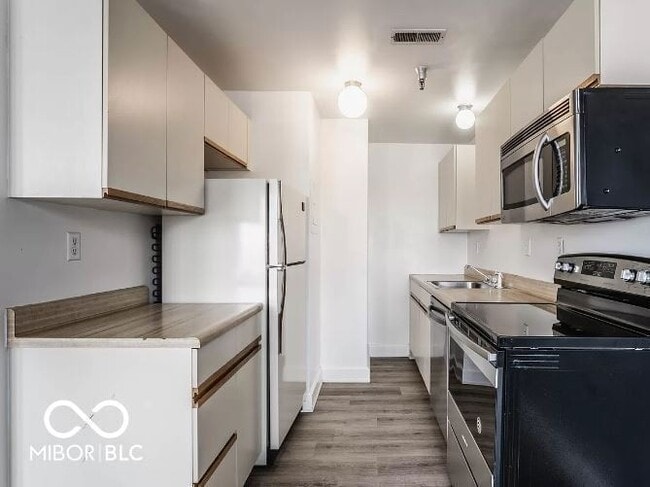 Photo - 230 E 9th St Unidad 304