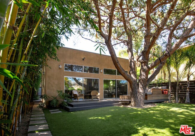 Photo - 639 Vernon Ave