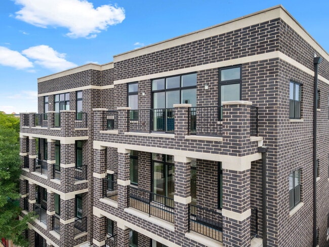 Building Photo - 5689 N Lincoln Ave Rental