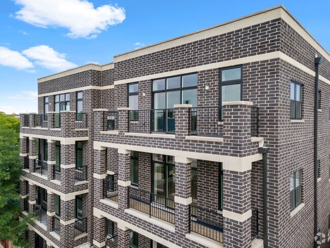 Building Photo - 5689 N Lincoln Ave Rental
