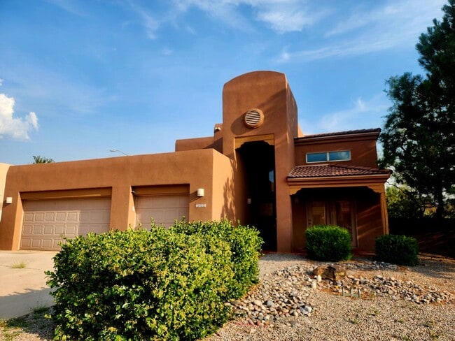 4 bedroom 2.5 bath far NE Heights - 4 bedroom 2.5 bath far NE Heights House