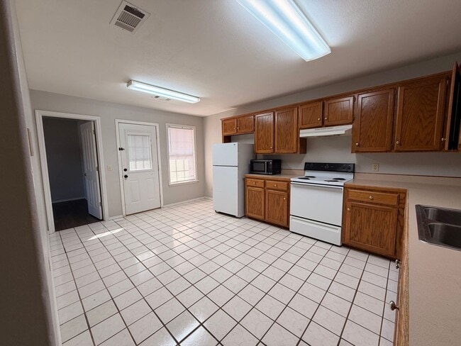 Photo - 301 W 16th Ct Unit Apt A