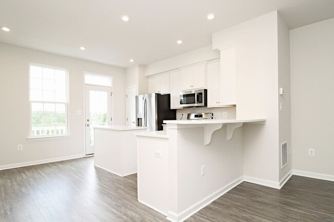 Photo - Dog-Friendly Townhome Near NGIC/DIA/NGA, CHO Airport, & Hollymead Town Center