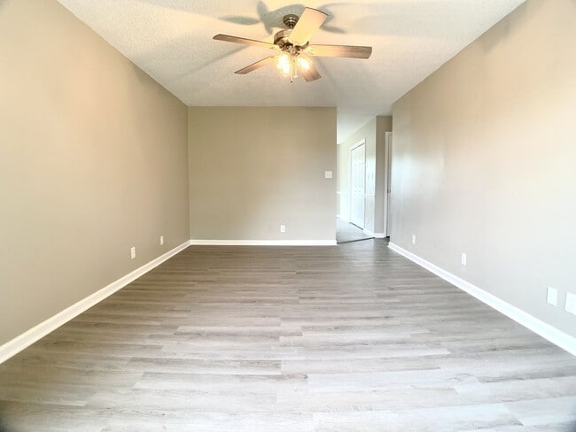 Photo - 1125 Lamont Ct