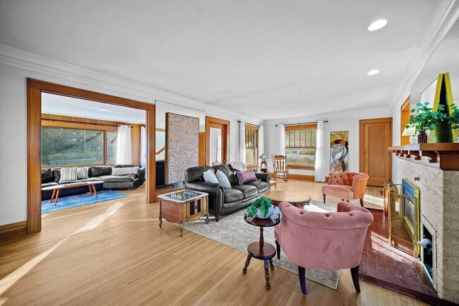 Photo - 2843 Grand Ave Unit ID1285752P