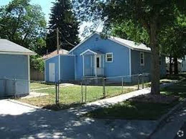 Building Photo - 3 bedroom, 1 bath Home, In Loveland.