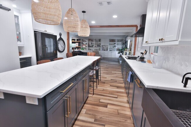 Photo - 16322 Southampton Dr