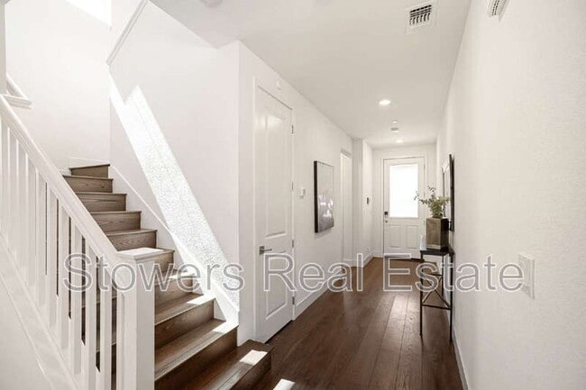 Photo - 2428 Periwinkle Pl