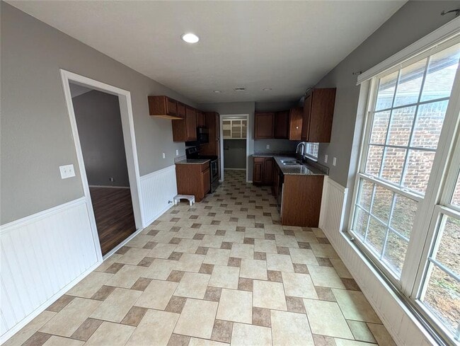 Photo - 16904 Meadow Lake Cir