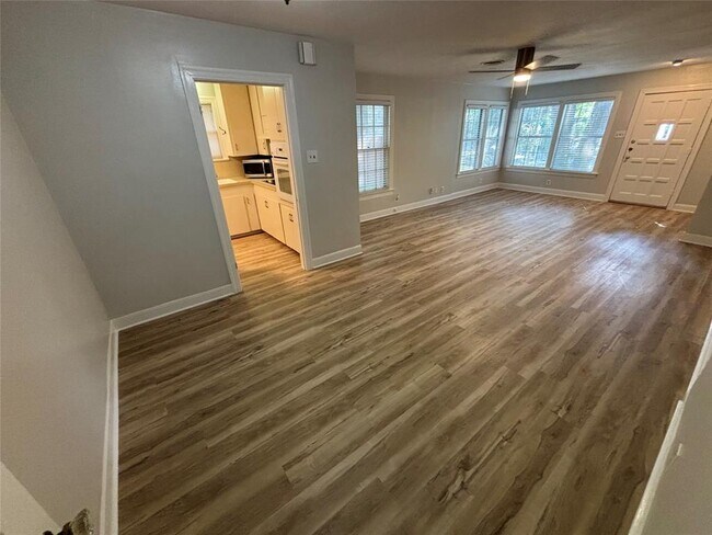 Photo - 807 Bouldin Ave