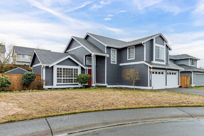 Photo - 4 bedrooms (one on the main floor), 2.5 bathrooms (one on the main floor next to the bedroom), Bo...