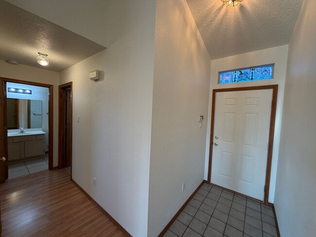 Photo - 3 Bedroom Single Story Home Available Near Unser Blvd NW & Ladera Dr NW!