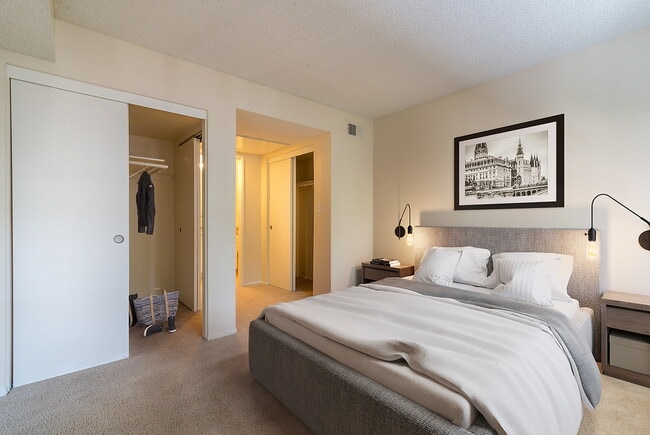 Photo - Mariners Place