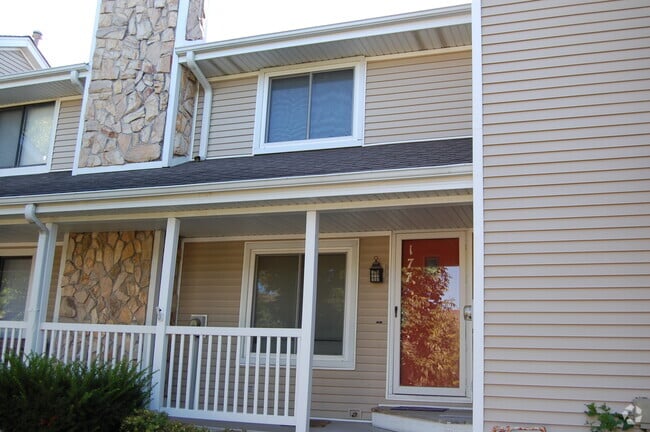 Private Front Entrance - 177 52nd St Rental