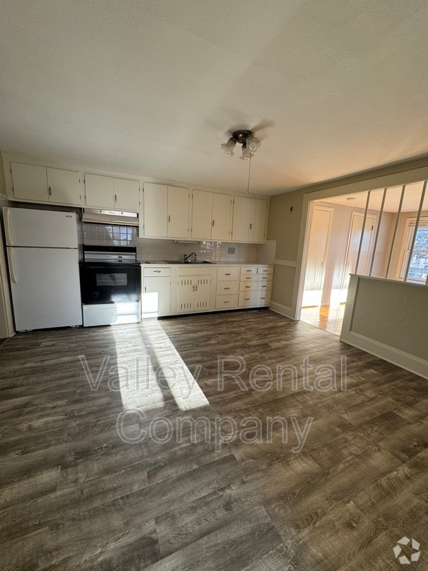 Building Photo - 64 Lyman St Rental