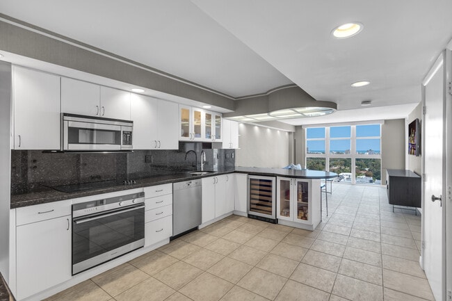 Photo - 1228 West Ave Unidad # 1110