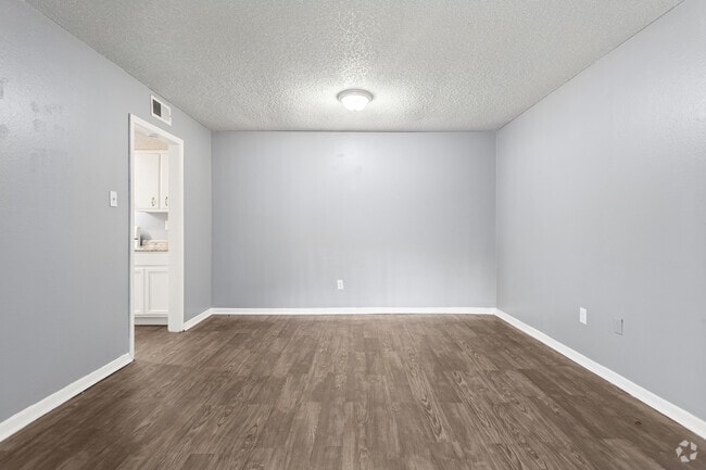 1BR, 1BA - 750SF - Dining Room