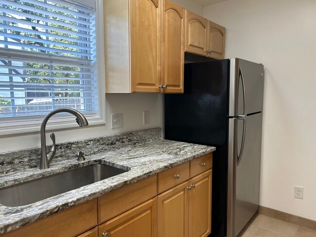 Photo - 303 Walnut St